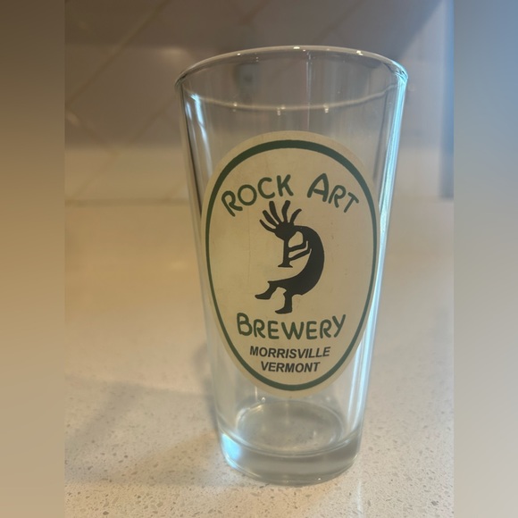 Rock Art Brewery Pint Glass 🍺 Collectible - Brewed in Morrisville, Vermont💚 - Picture 1 of 2